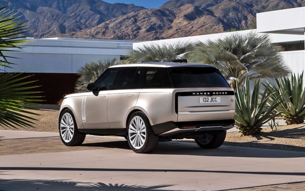 Фото 55 — Land Rover Range Rover в военной камуфляже